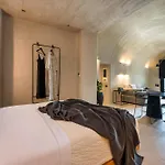 Iota Monocave By Thireon Villa Oia (Santorini)